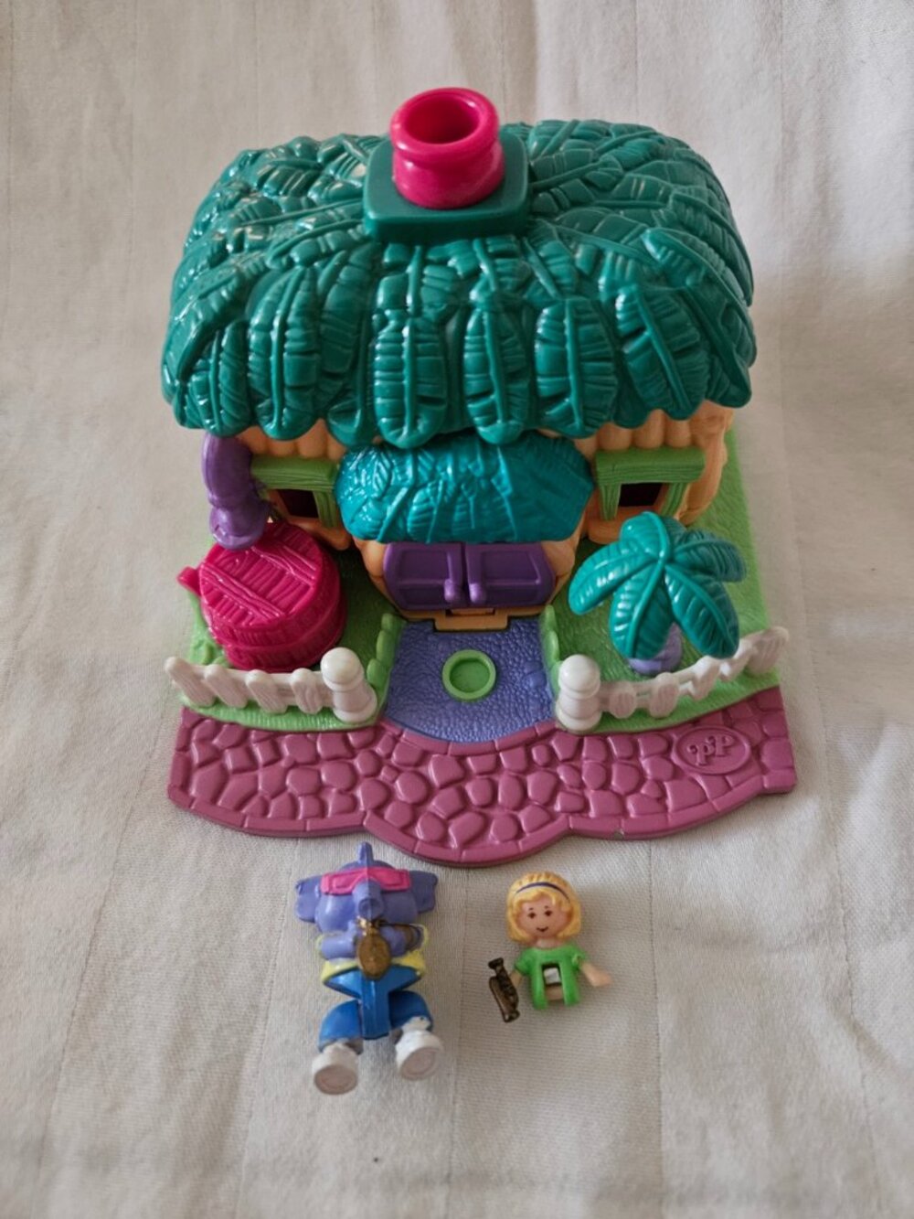 Vtg 1994 Polly Pocket Elephant House Jumbo’s Lodge 2 Figures Bluebird READ